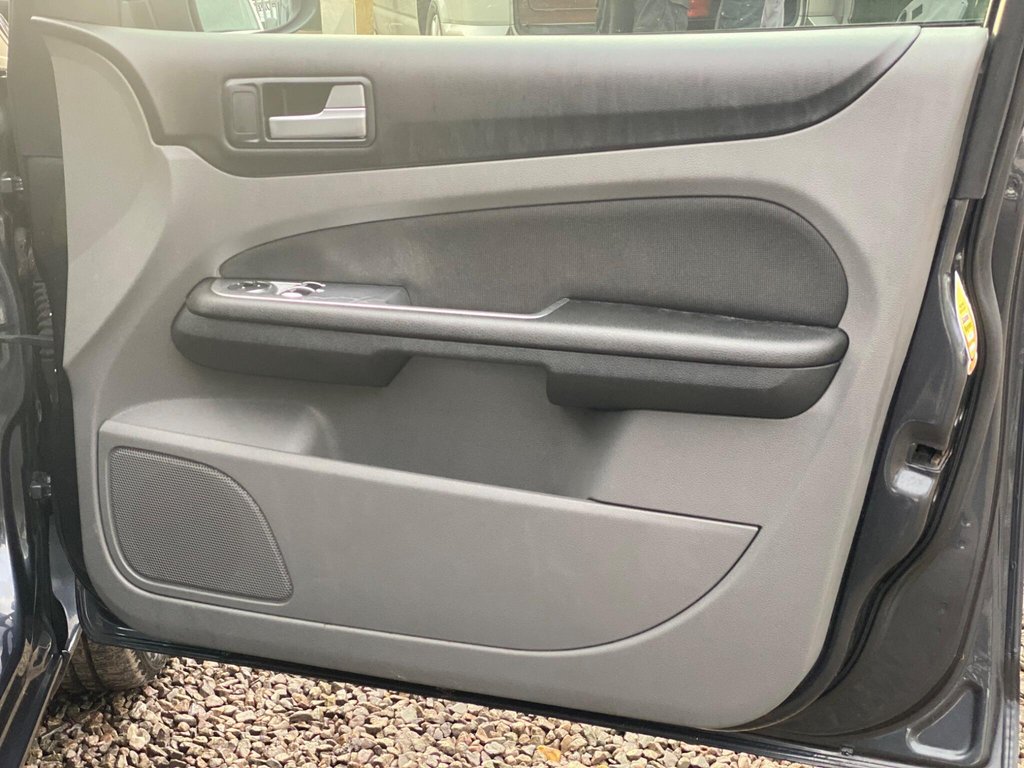 Used Ford Focus 2010 for sale - 78180775: Photo 34