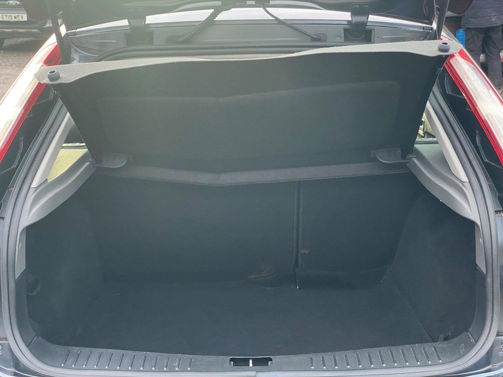 Used Ford Focus 2010 for sale - 78180775: Photo 37