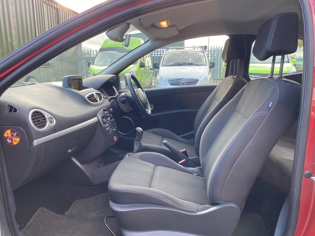 Used Renault Clio 2011 for sale - 76372552: Photo 14