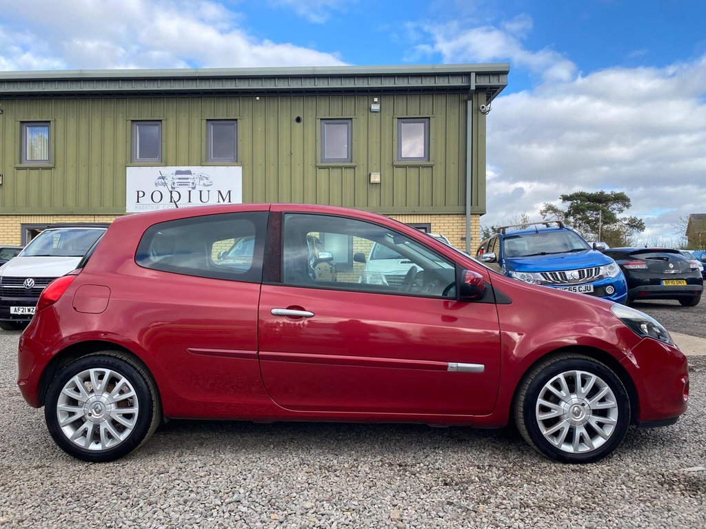 Used Renault Clio 2011 for sale - 76372552: Photo 20