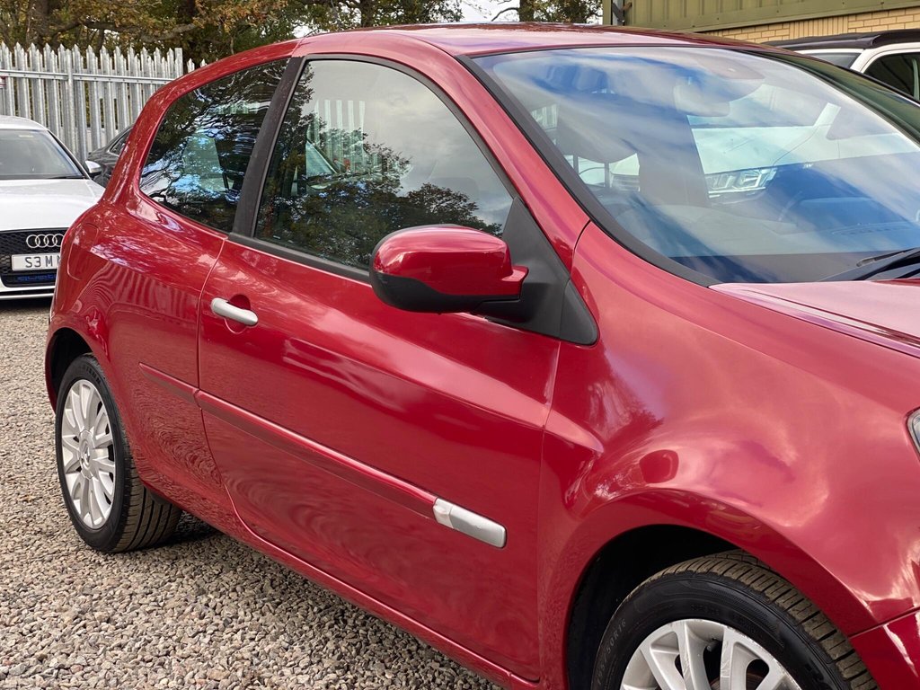 Used Renault Clio 2011 for sale - 76372552: Photo 22