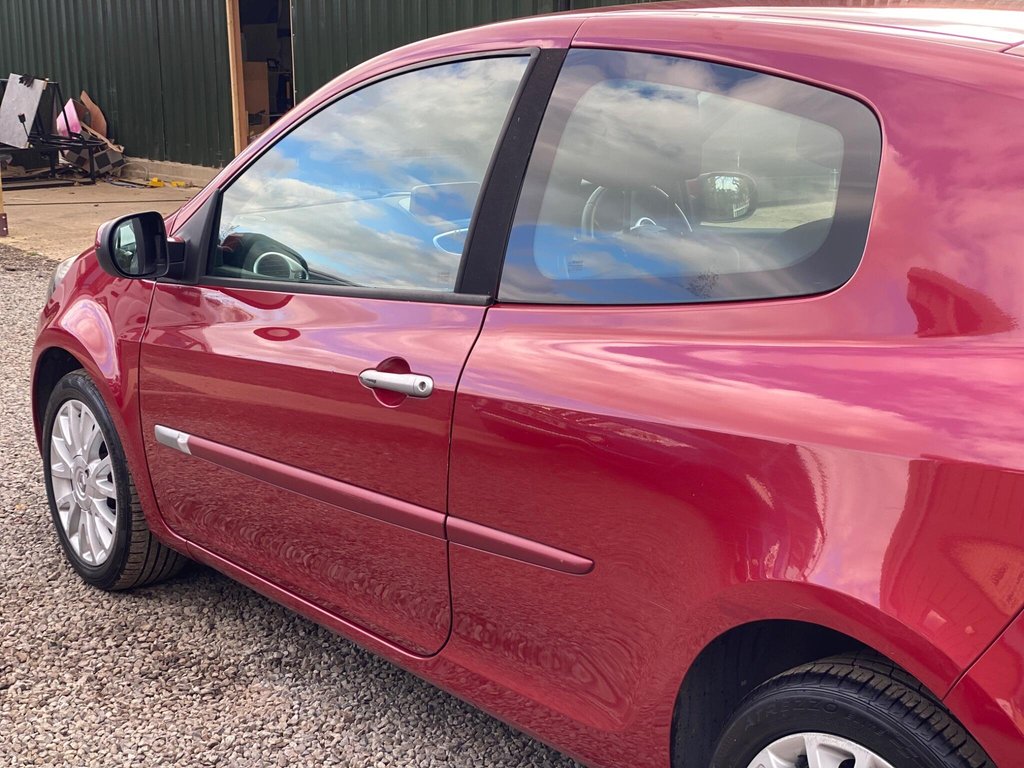 Used Renault Clio 2011 for sale - 76372552: Photo 27
