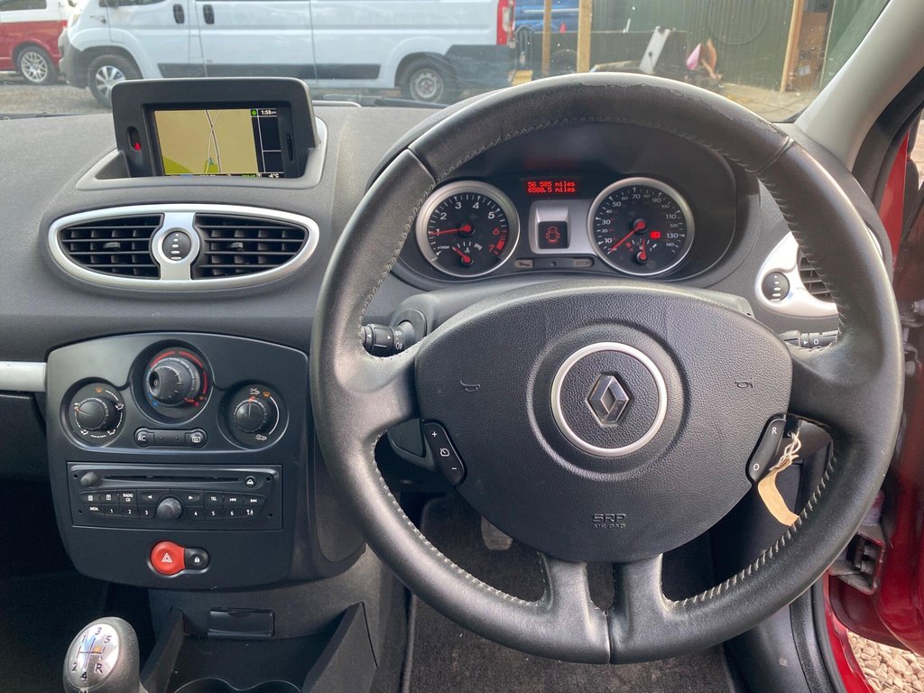 Used Renault Clio 2011 for sale - 76372552: Photo 38