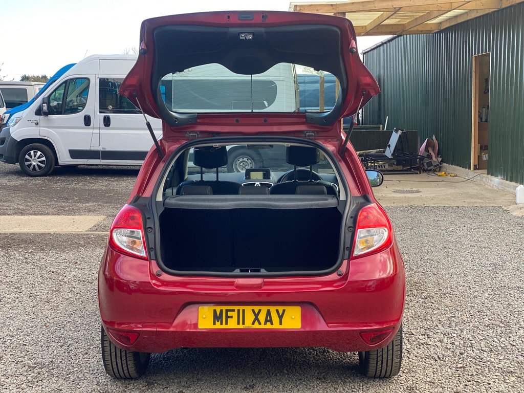 Used Renault Clio 2011 for sale - 76372552: Photo 40