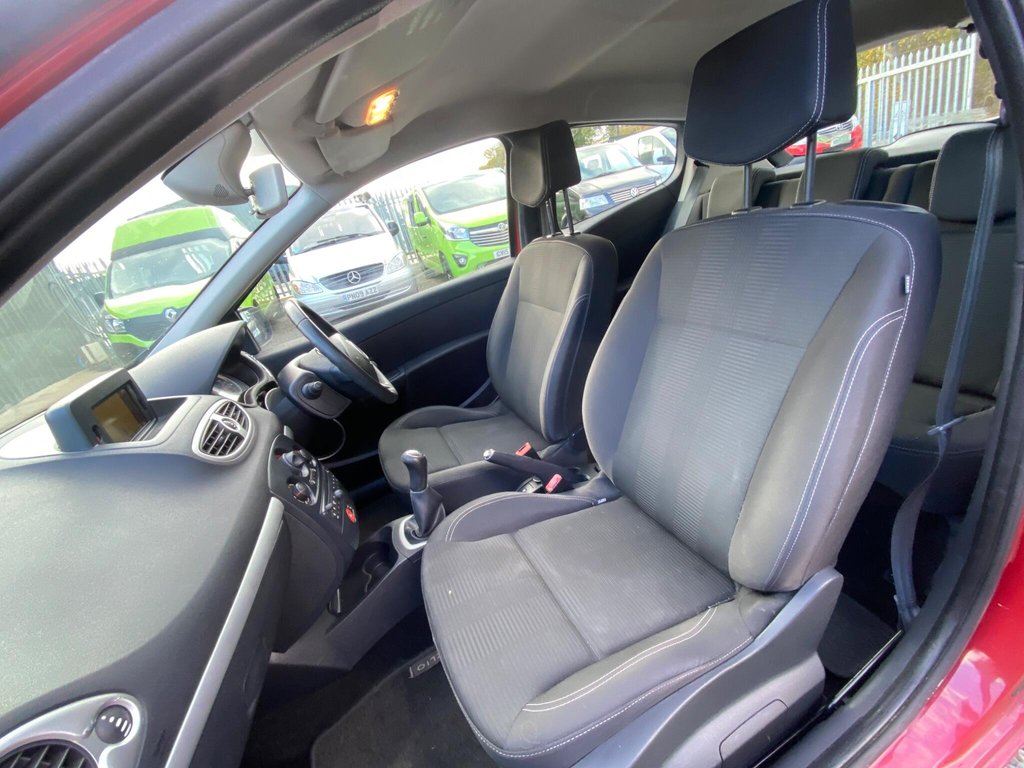 Used Renault Clio 2011 for sale - 76372552: Photo 44