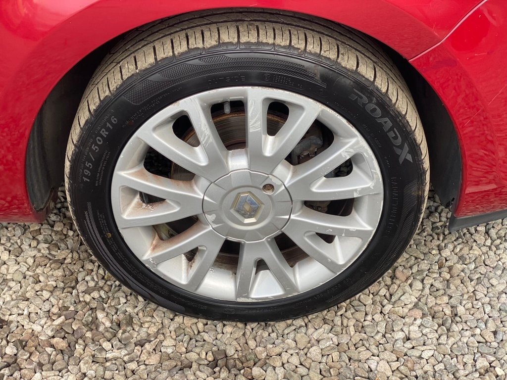 Used Renault Clio 2011 for sale - 76372552: Photo 49