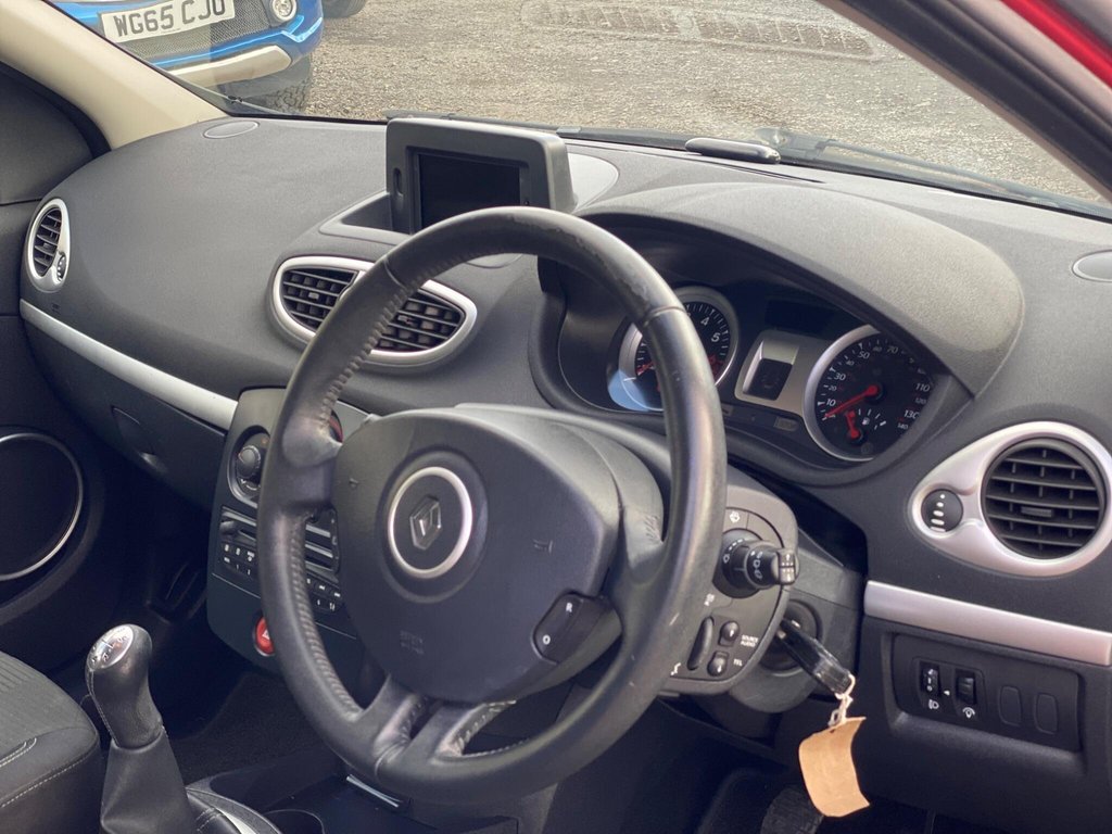 Used Renault Clio 2011 for sale - 76372552: Photo 6