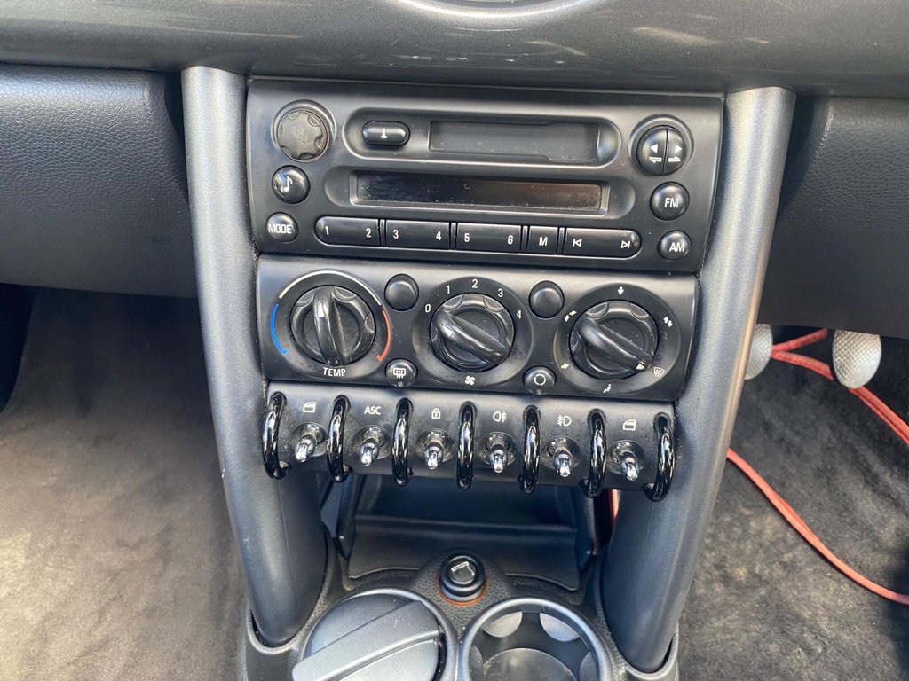 Used MINI Convertible 2005 for sale - 78117614: Photo 29