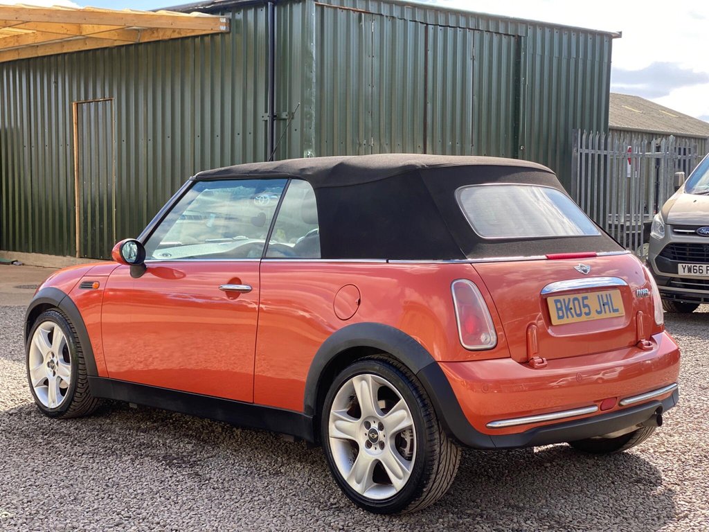 Used MINI Convertible 2005 for sale - 78117614: Photo 4