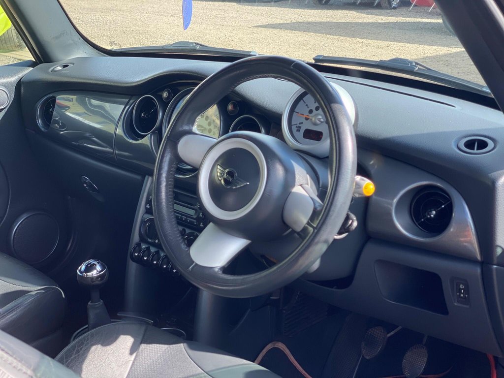 Used MINI Convertible 2005 for sale - 78117614: Photo 7