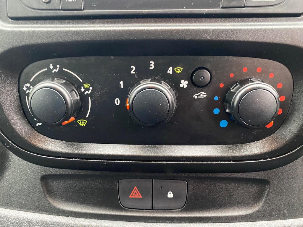 Used Vauxhall Vivaro 2015 for sale - 76665453: Photo 28