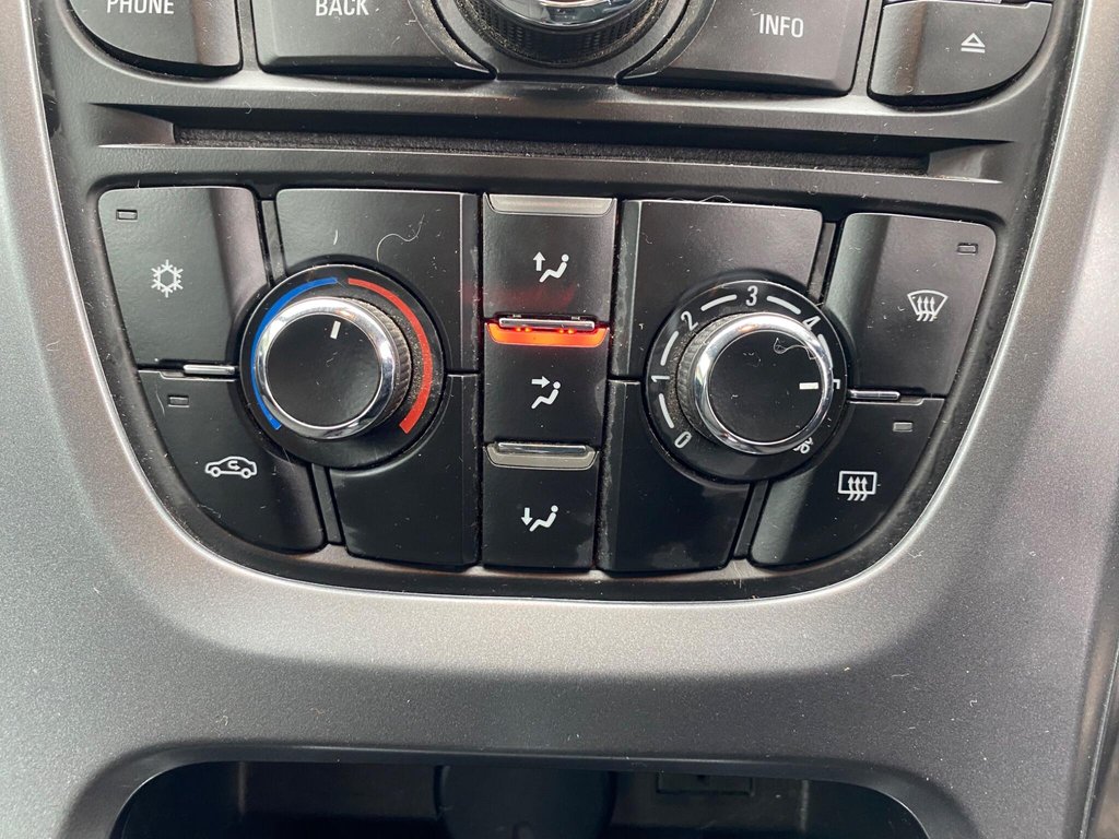 Used Vauxhall Astra 2015 for sale - 77795057: Photo 33