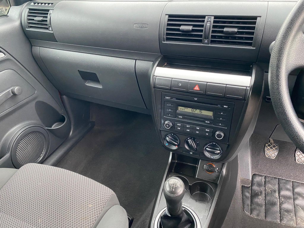 Used Volkswagen Fox 2010 for sale - 76345622: Photo 32