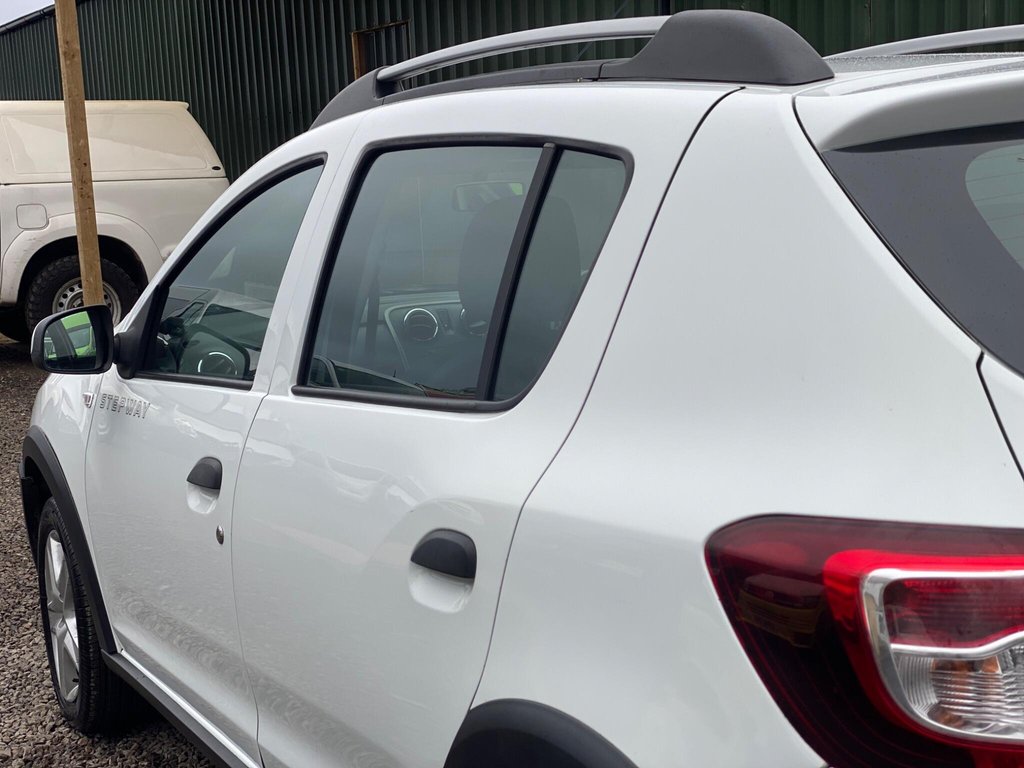 Used Dacia Sandero Stepway 2014 for sale - 77534552: Photo 28