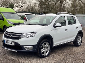 Used Dacia Sandero Stepway 2014 for sale - 77534552: Photo