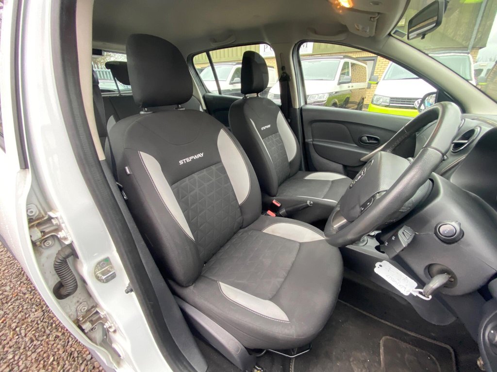 Used Dacia Sandero Stepway 2014 for sale - 77534552: Photo 32