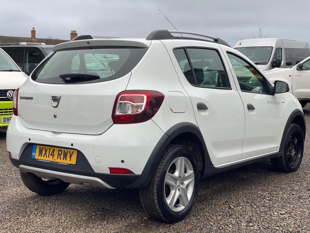 Used Dacia Sandero Stepway 2014 for sale - 77534552: Photo 4