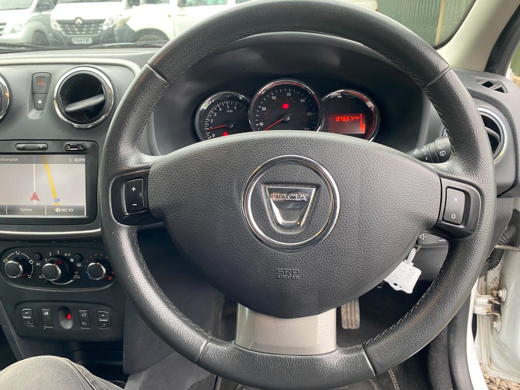 Used Dacia Sandero Stepway 2014 for sale - 77534552: Photo 8