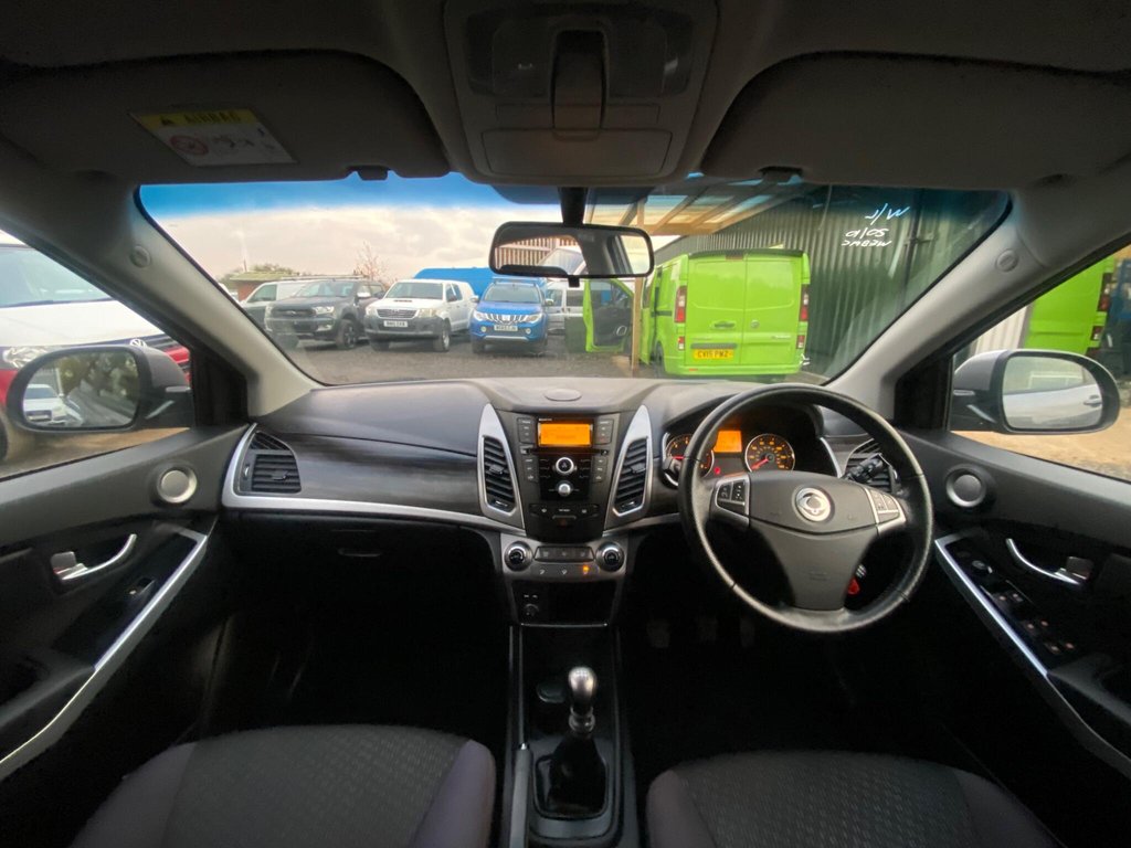Used Ssangyong Korando 2015 for sale - 76410372: Photo 11