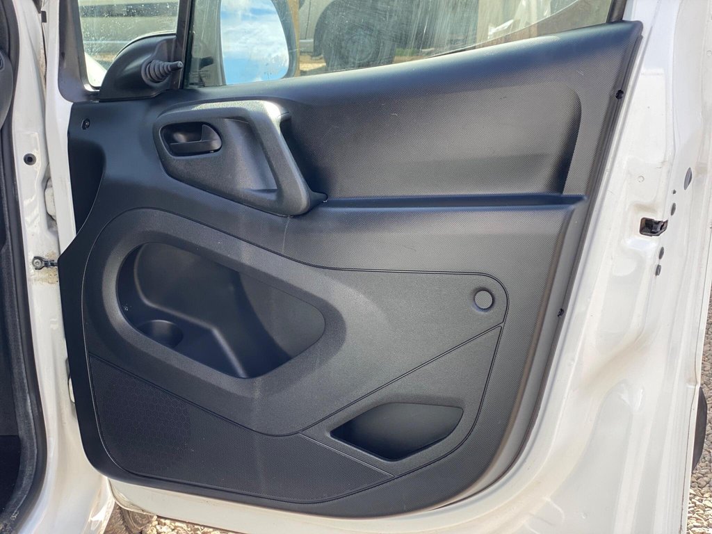 Used Peugeot Partner 2015 for sale - 77891240: Photo 37