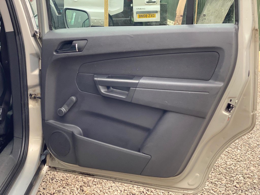 Used Vauxhall Zafira 2009 for sale - 77780488: Photo 37