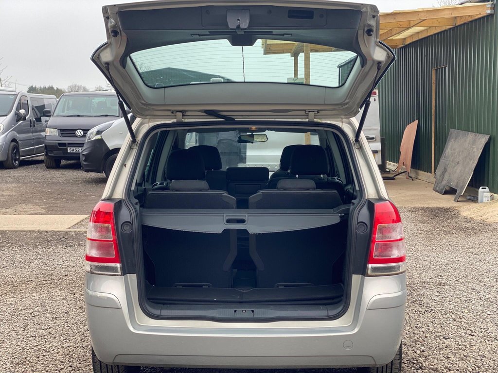 Used Vauxhall Zafira 2009 for sale - 77780488: Photo 38