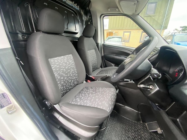Used Vauxhall Combo 2018 for sale - 76210783: Photo 32