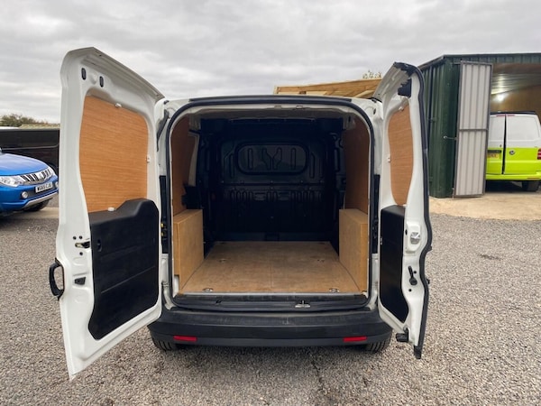 Used Vauxhall Combo 2018 for sale - 76210783: Photo 9