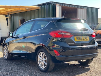 Used Ford Fiesta 2018 for sale - 79345800: Photo