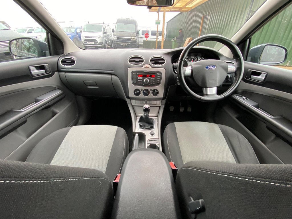 Used Ford Focus 2010 for sale - 77293302: Photo 11