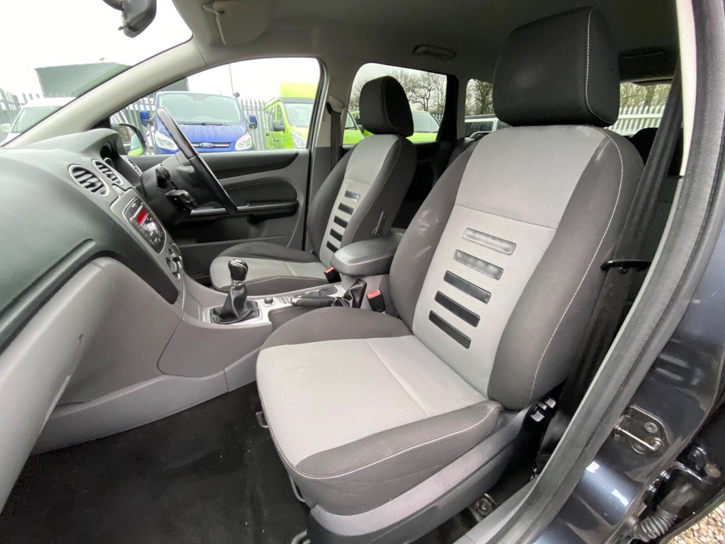 Used Ford Focus 2010 for sale - 77293302: Photo 14