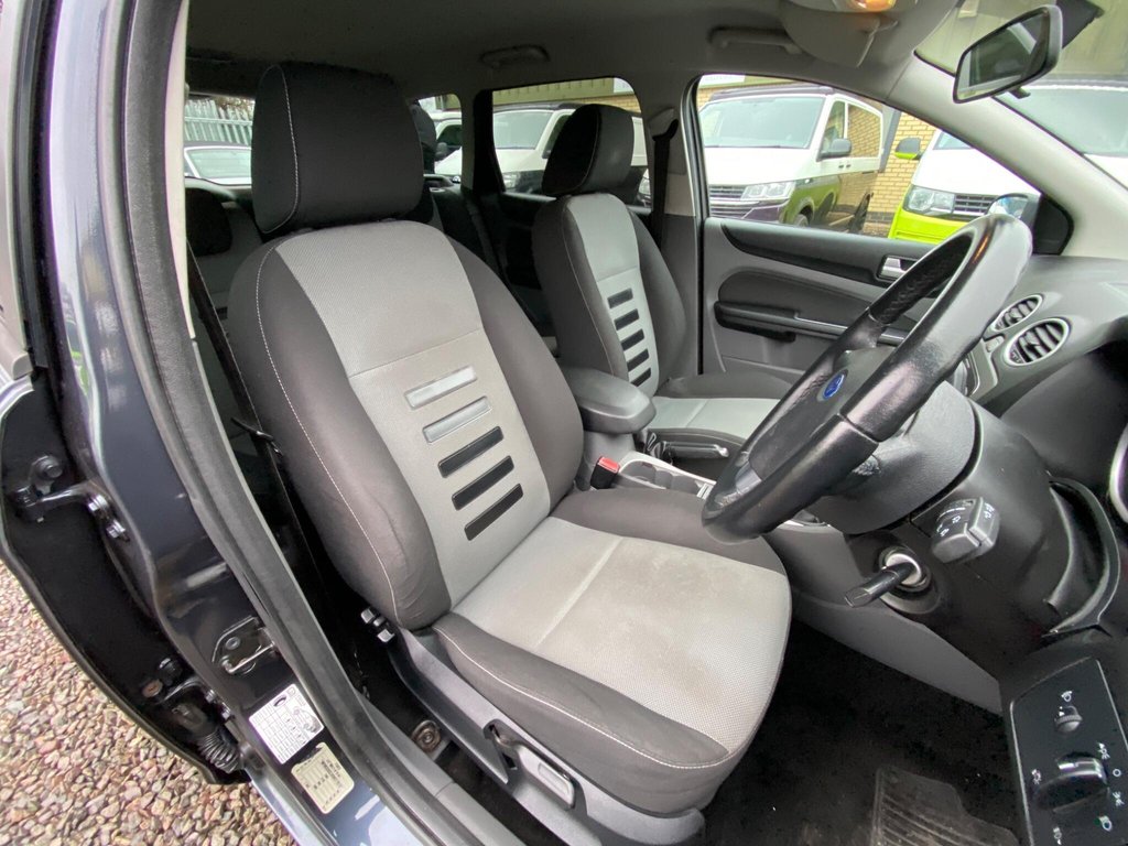 Used Ford Focus 2010 for sale - 77293302: Photo 30