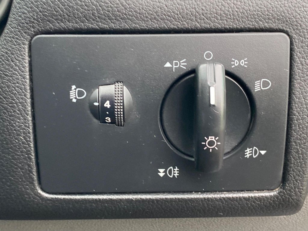 Used Ford Focus 2010 for sale - 77293302: Photo 38