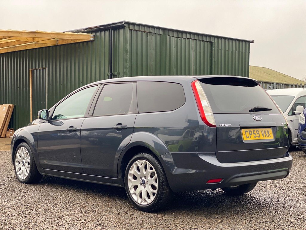 Used Ford Focus 2010 for sale - 77293302: Photo 4