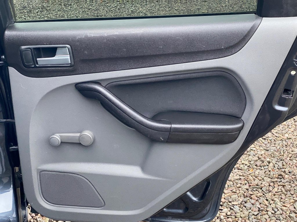 Used Ford Focus 2010 for sale - 77293302: Photo 43