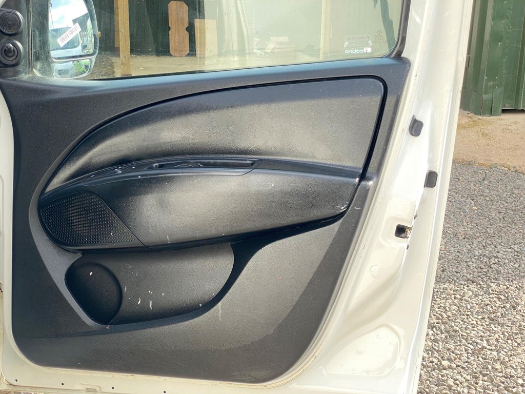 Used Vauxhall Combo 2016 for sale - 76139871: Photo 43