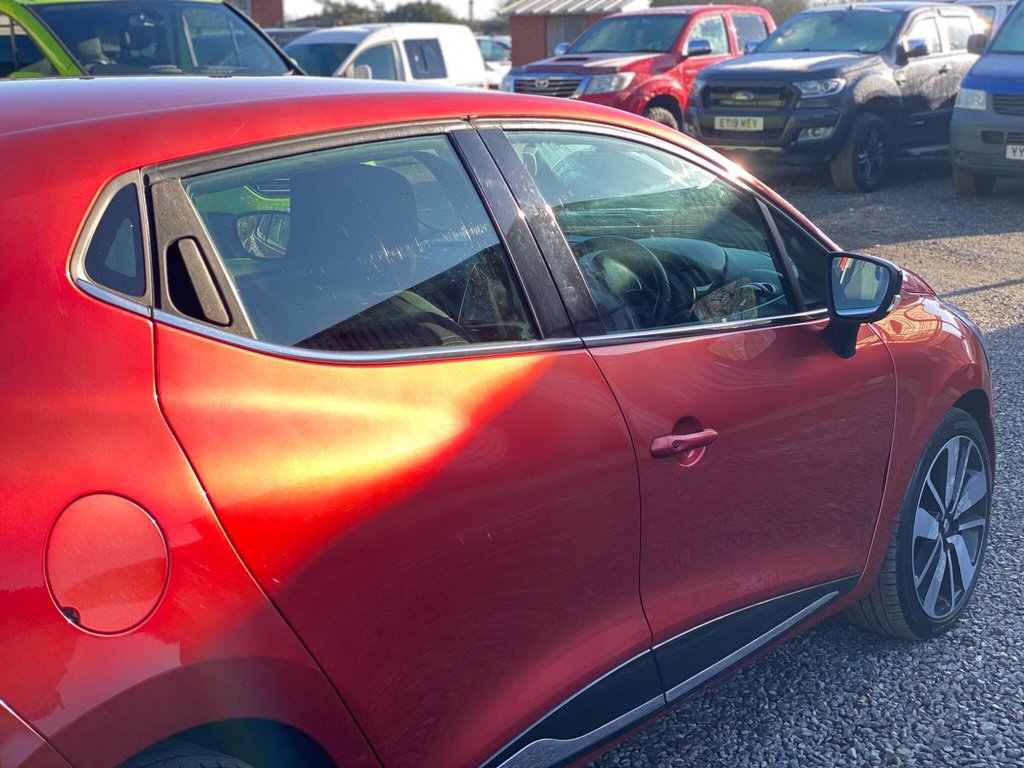 Used Renault Clio 2014 for sale - 76655357: Photo 31