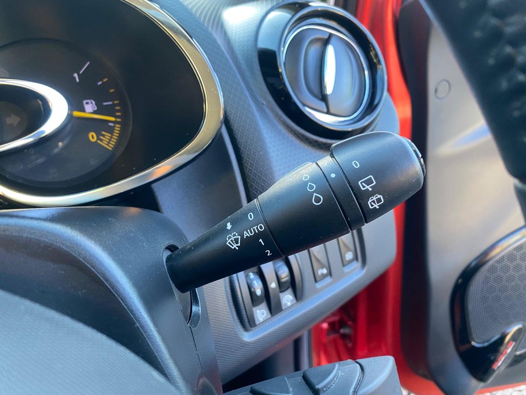 Used Renault Clio 2014 for sale - 76655357: Photo 37