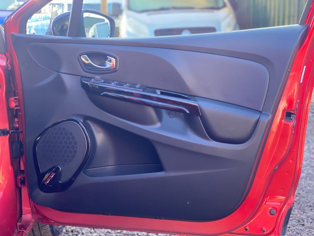 Used Renault Clio 2014 for sale - 76655357: Photo 42