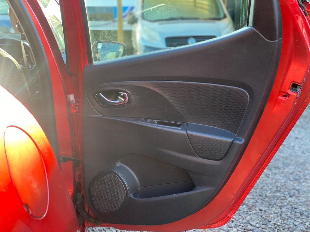 Used Renault Clio 2014 for sale - 76655357: Photo 45