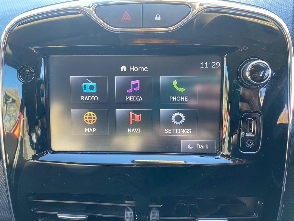 Used Renault Clio 2014 for sale - 76655357: Photo 8