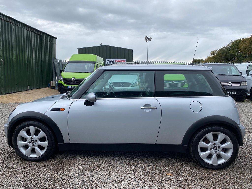 Used MINI Hatch 2005 for sale - 76372549: Photo 19