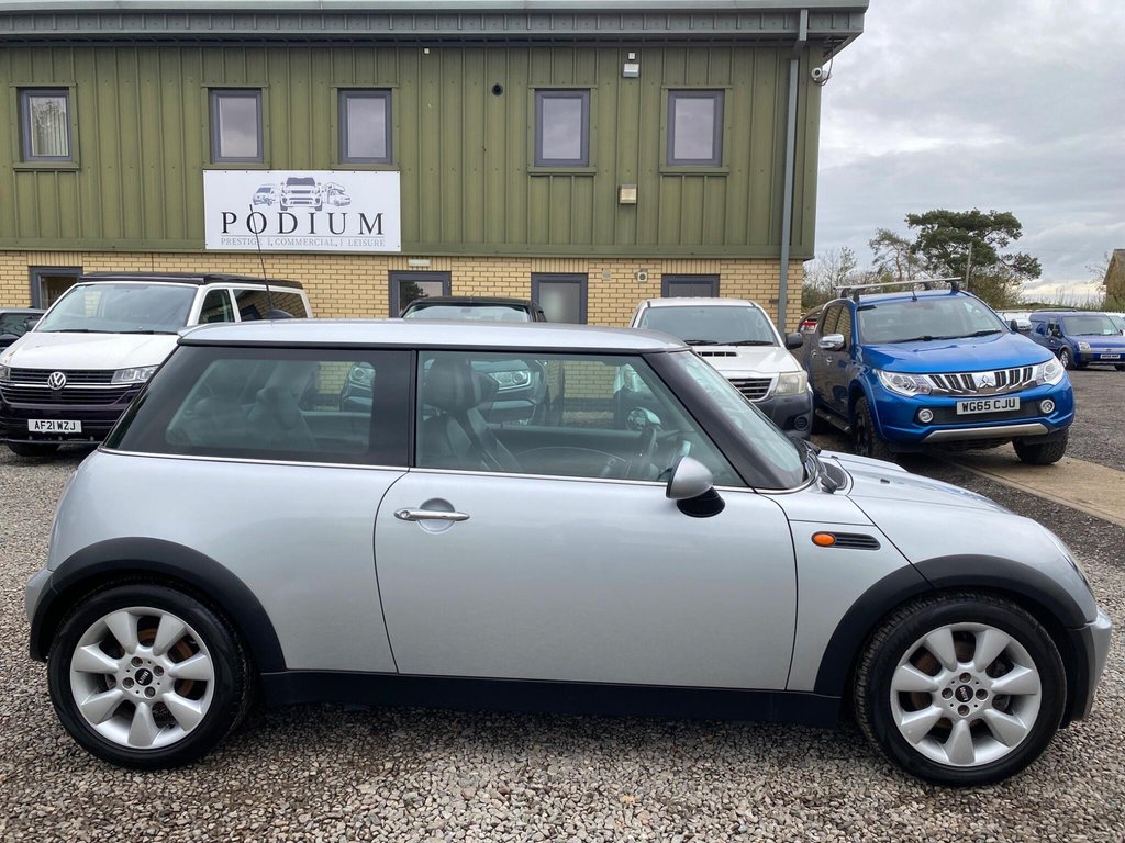 Used MINI Hatch 2005 for sale - 76372549: Photo 21