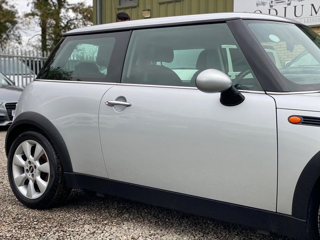 Used MINI Hatch 2005 for sale - 76372549: Photo 23