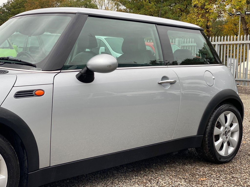 Used MINI Hatch 2005 for sale - 76372549: Photo 25