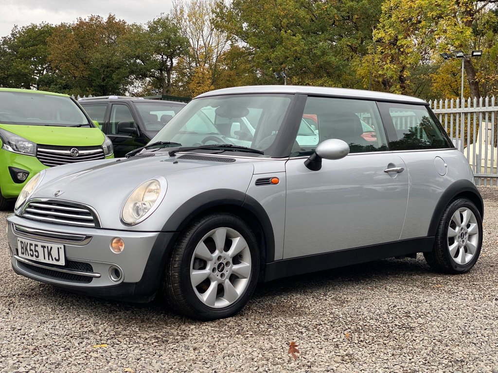 Used MINI Hatch 2005 for sale - 76372549: Photo 3