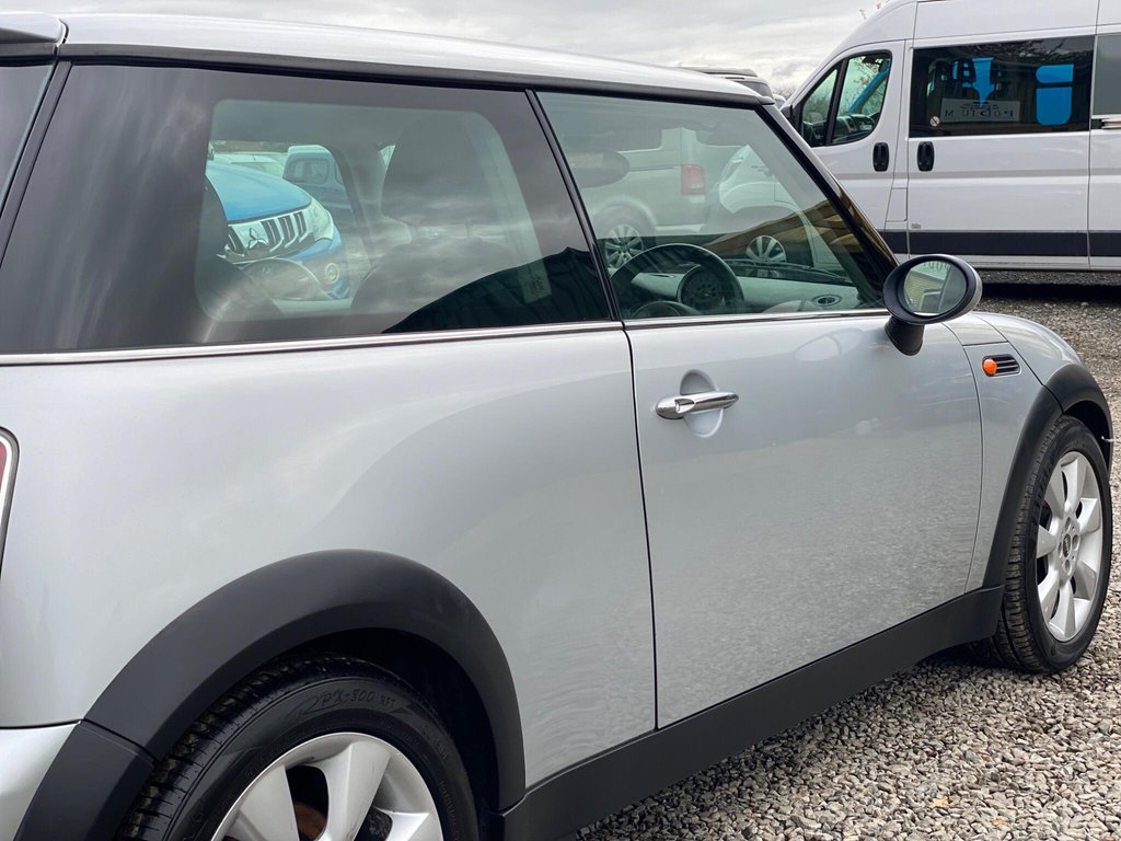Used MINI Hatch 2005 for sale - 76372549: Photo 30