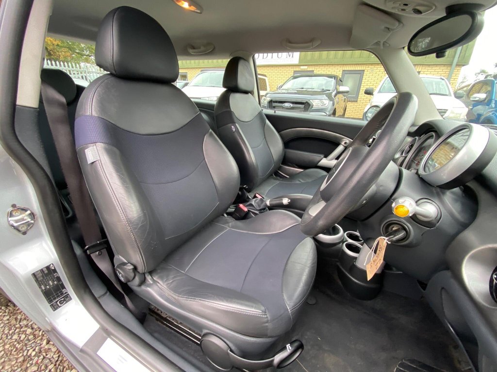 Used MINI Hatch 2005 for sale - 76372549: Photo 31