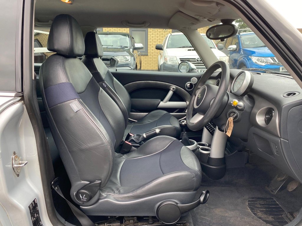 Used MINI Hatch 2005 for sale - 76372549: Photo 7