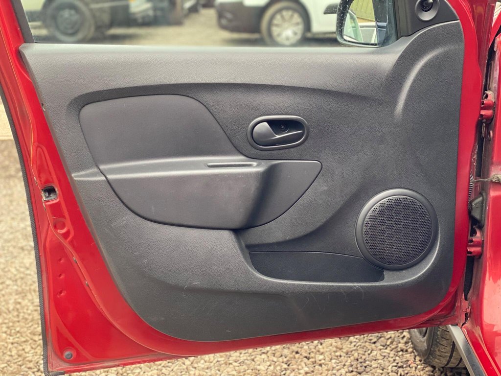 Used Dacia Sandero Stepway 2013 for sale - 77795050: Photo 46